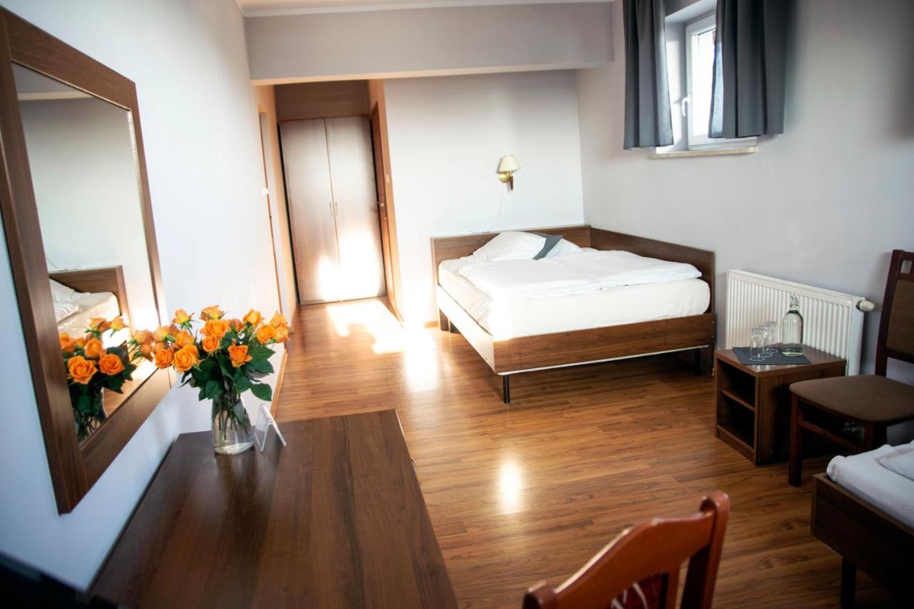Weranda Restaurant&Rooms Tychy Exterior foto