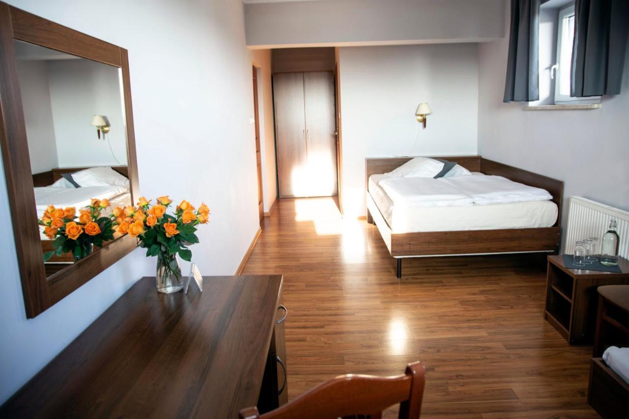 Weranda Restaurant&Rooms Tychy Exterior foto