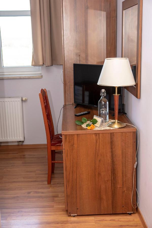 Weranda Restaurant&Rooms Tychy Exterior foto