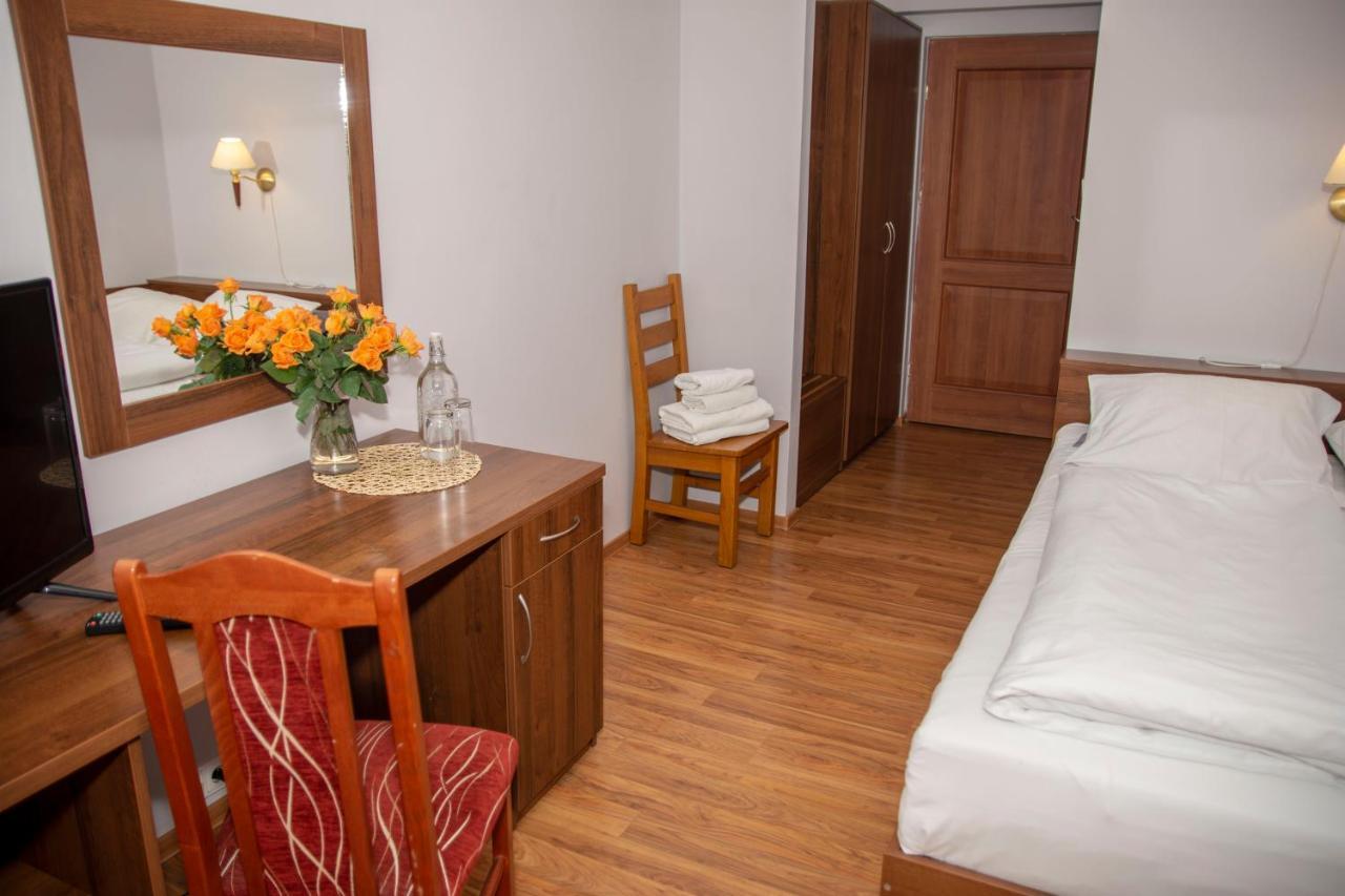 Weranda Restaurant&Rooms Tychy Exterior foto
