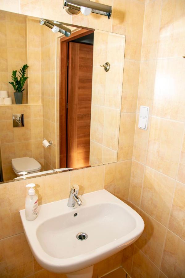 Weranda Restaurant&Rooms Tychy Exterior foto