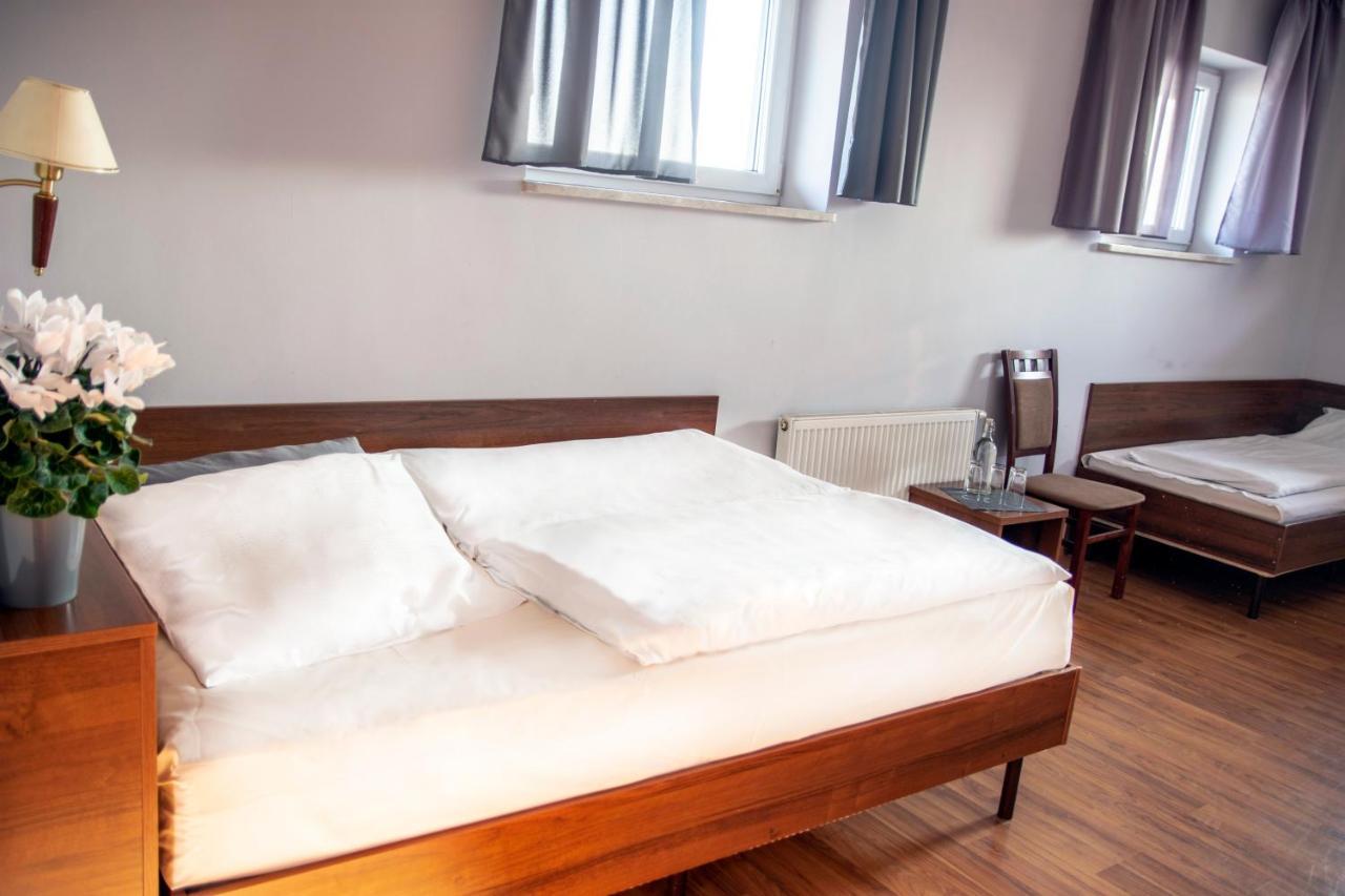 Weranda Restaurant&Rooms Tychy Exterior foto